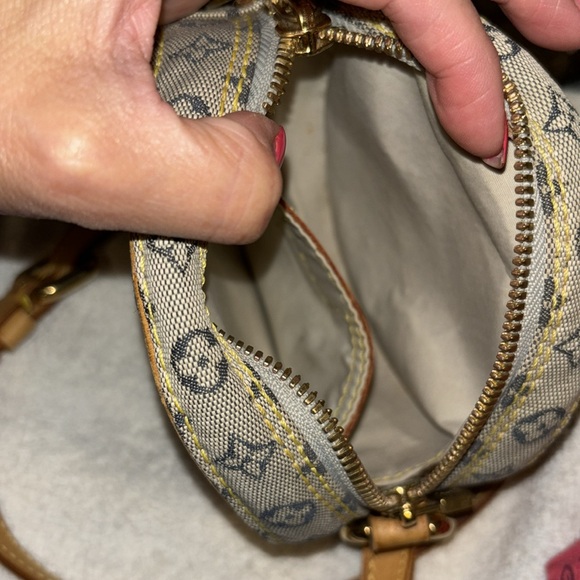 Louis Vuitton Mini Monogram Jeanne PM Blue. Good used condition.100% authentic - Picture 9 of 10